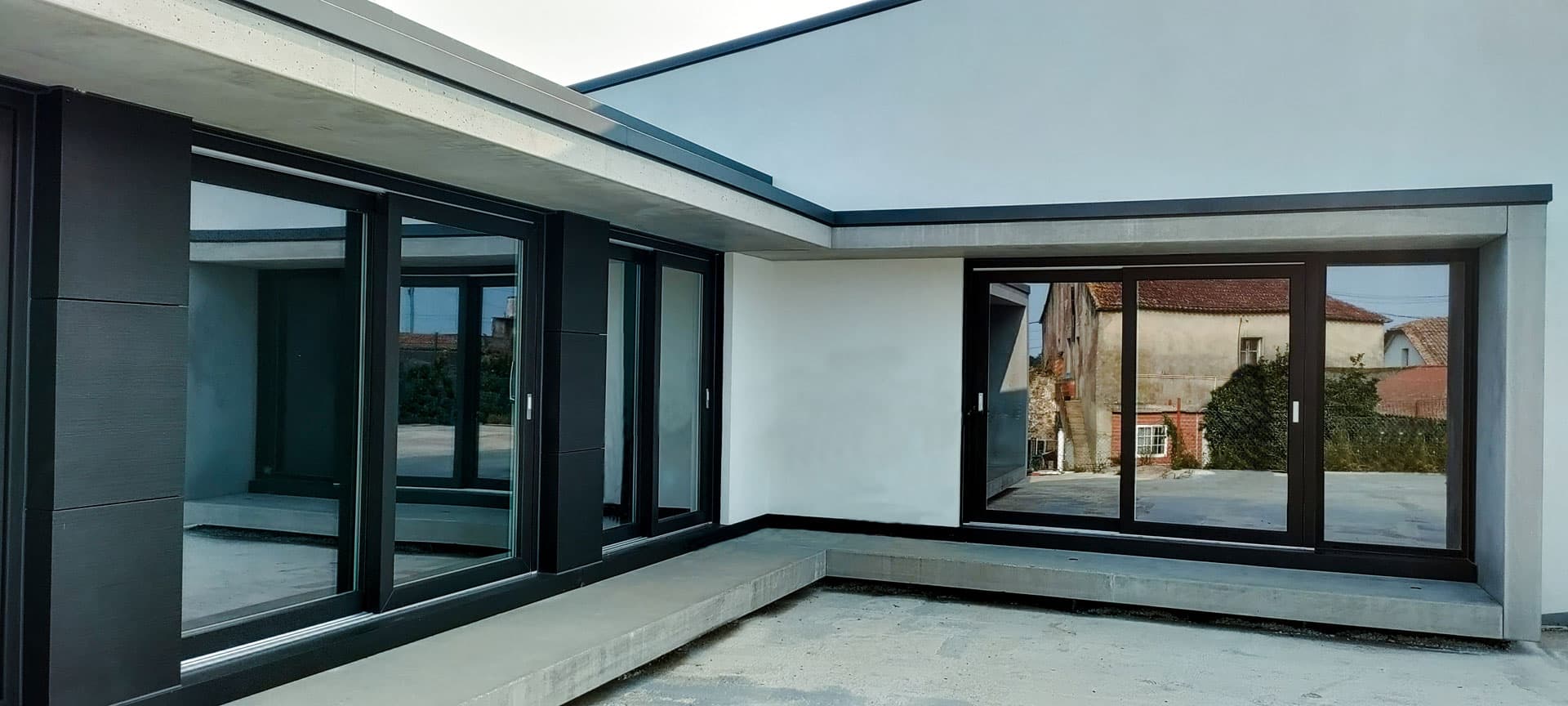 Fabricación e instalación de acristalamientos en Cambados